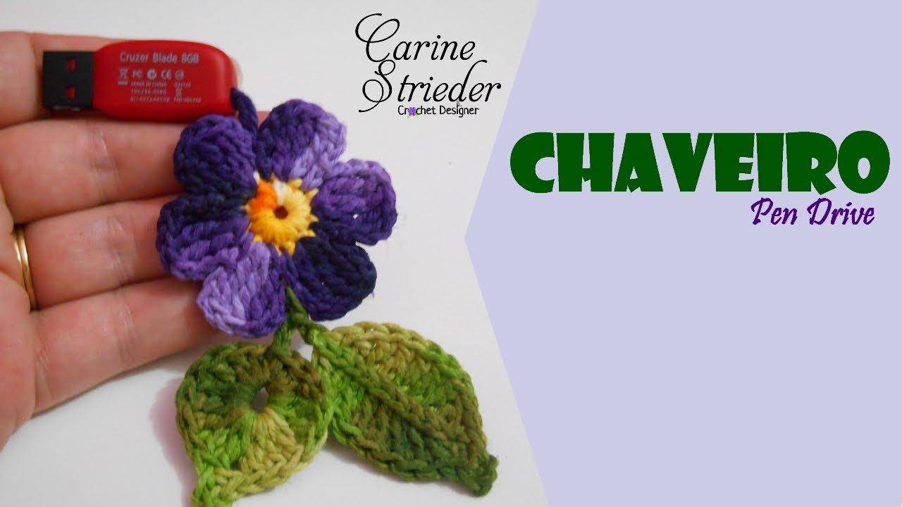 Chaveiro pen drive em crochê por Carine Strieder