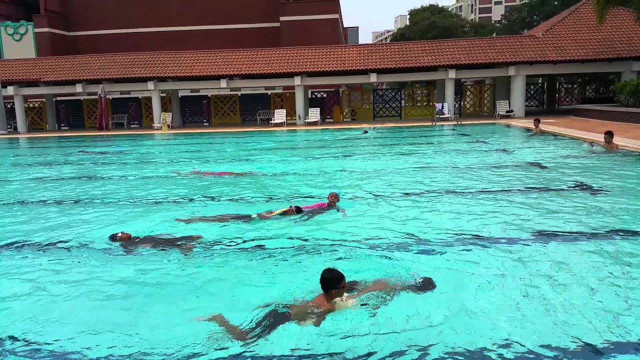SwimSafer GOLD - Megan Performing Non-contact Tow Rescue