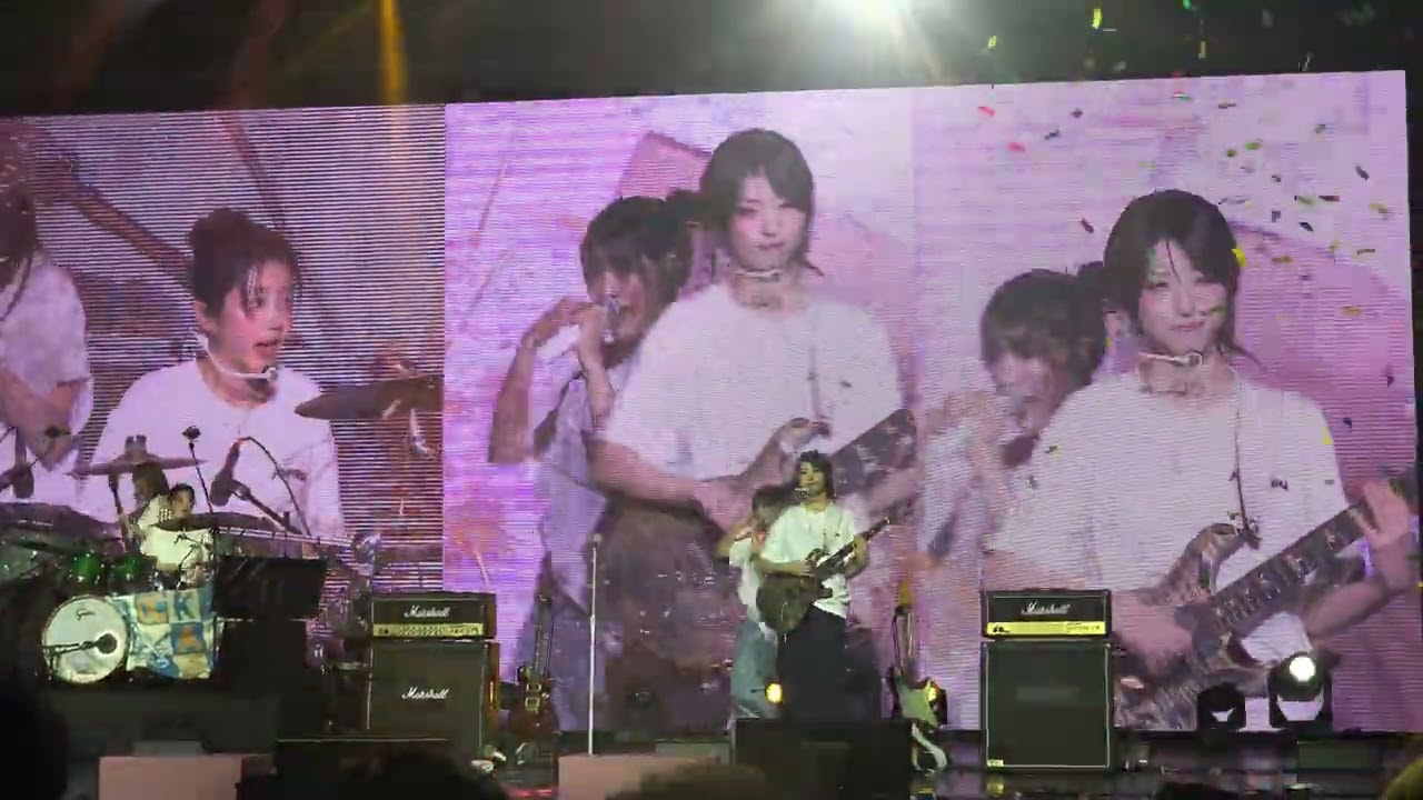 QWER 1ST WORLD TOUR 'ROCKATION' in HONG KONG - Make Our Highlight (불꽃놀이) - 8/2/2026