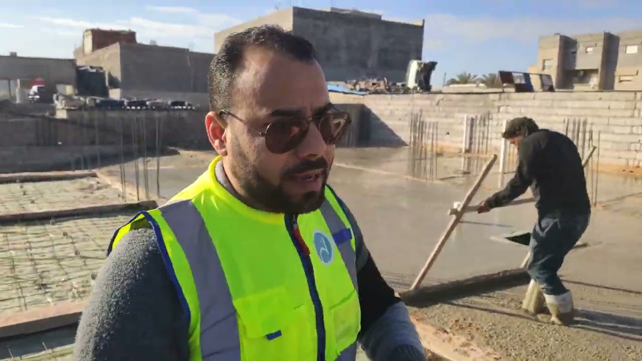 اعمال صب خرسانة النظافة للارضية بعد الردم علي طبقات مع الدمك وفرش طبقة نايلون وشبكة حديد تسليح
