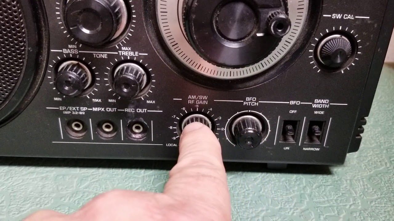 Panasonic RF-2600 AM/FM/Shortwave Receiver