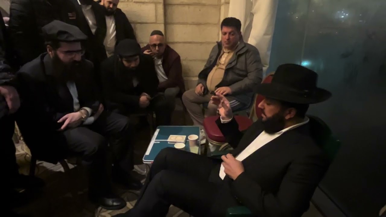 רבי יואל פינטו בניחום אבלים אצל הרב הגאון יצחק ביטון שליטא דיין בבית הדין זרע אמת בארה״ק