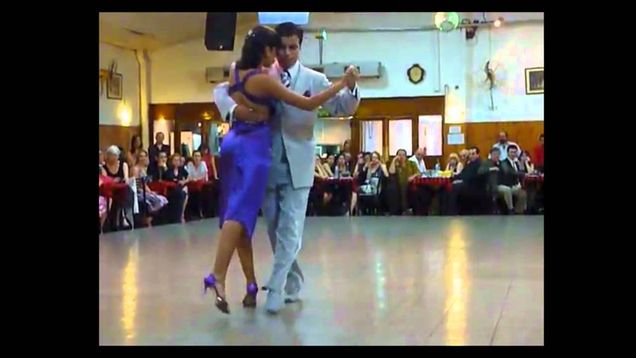 MUJERES FEAS  -  E. Rodriguez - A. Moreno  (Montaje) letra: Emilio El Moro. Foxtrot