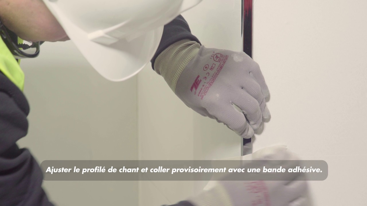 Pose de profilé décoratif en angle