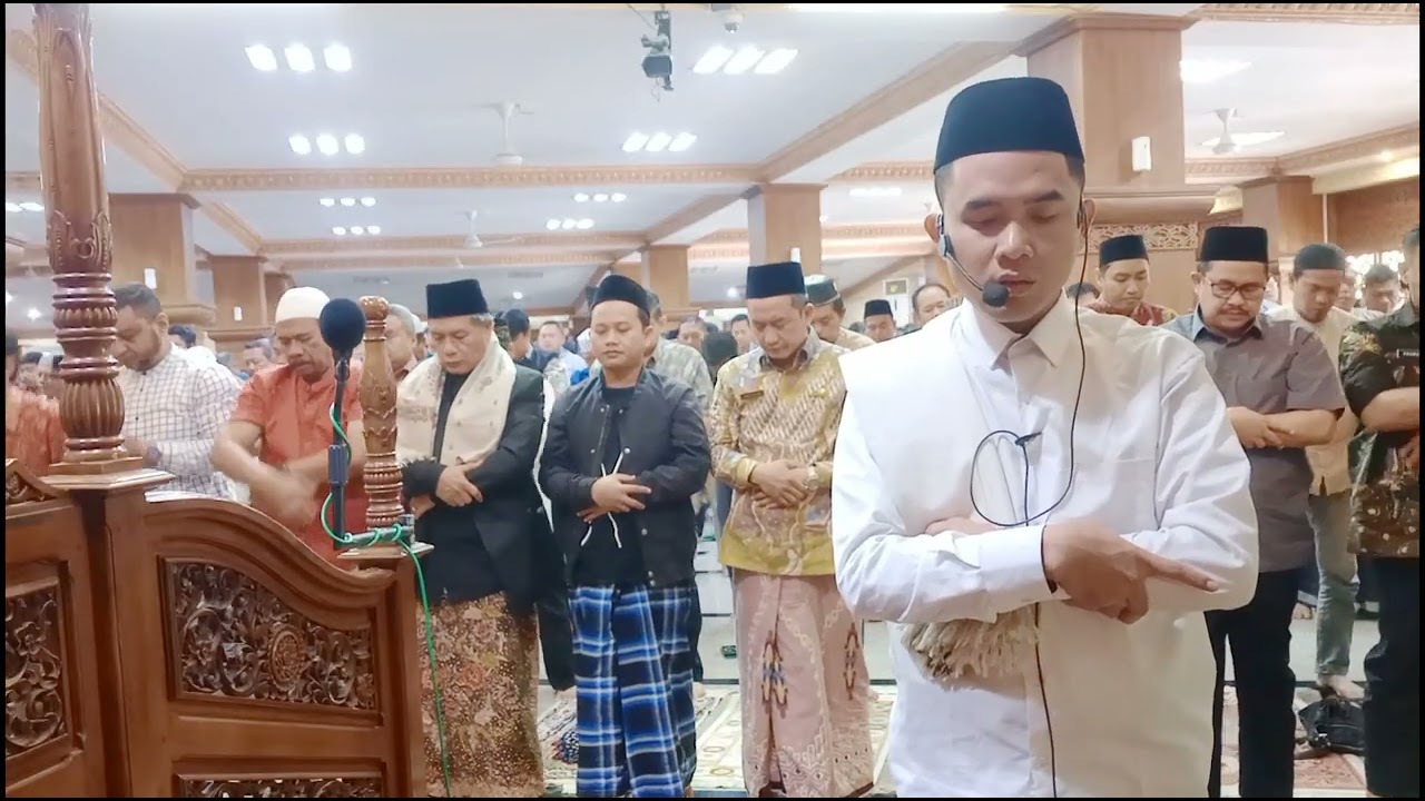 Shalat Jum'at Masjid Al Muhajirin Pemkot Surabaya Imam Ust Ridhol Walidain Al Hafidz 