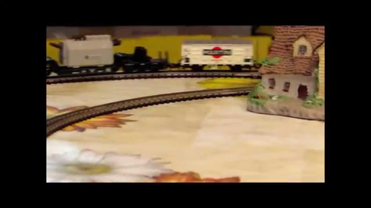 N Gauge 009 - Running trains and some new rolling stock