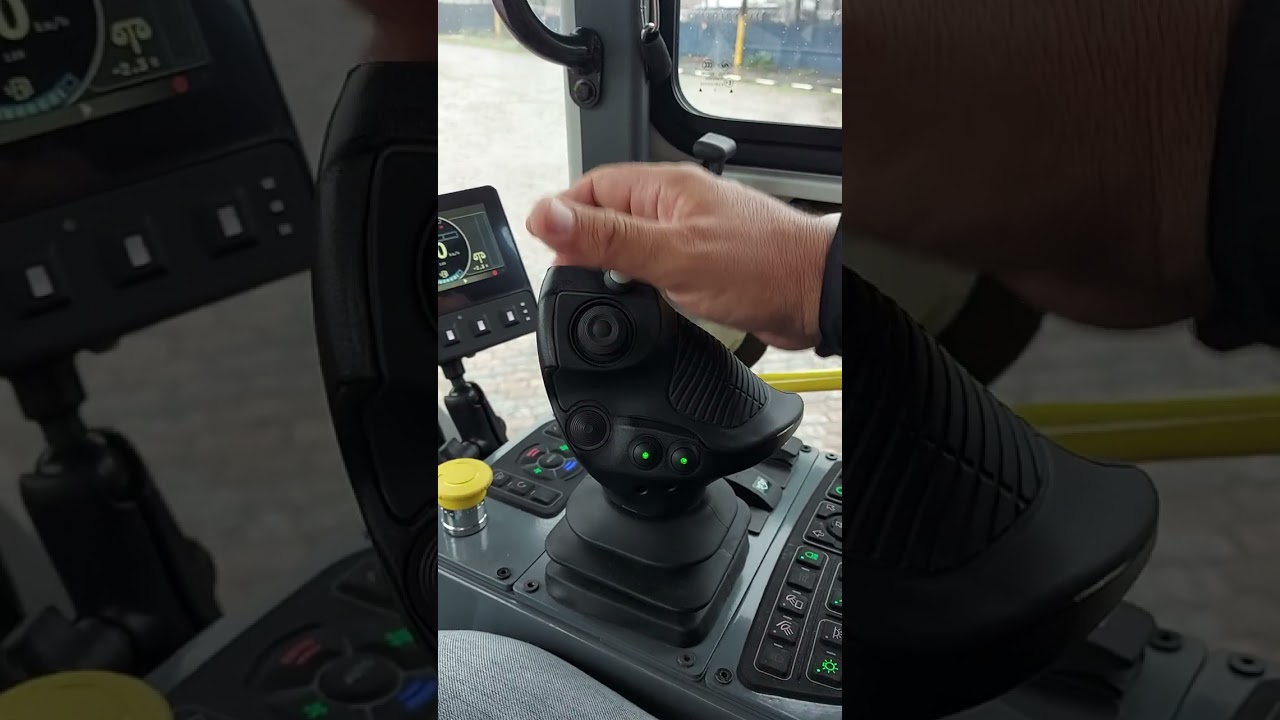 Joystick kalmar 2023 Training without borders Reach Stacker kalmar 45tn Port of Santos SP Brazil