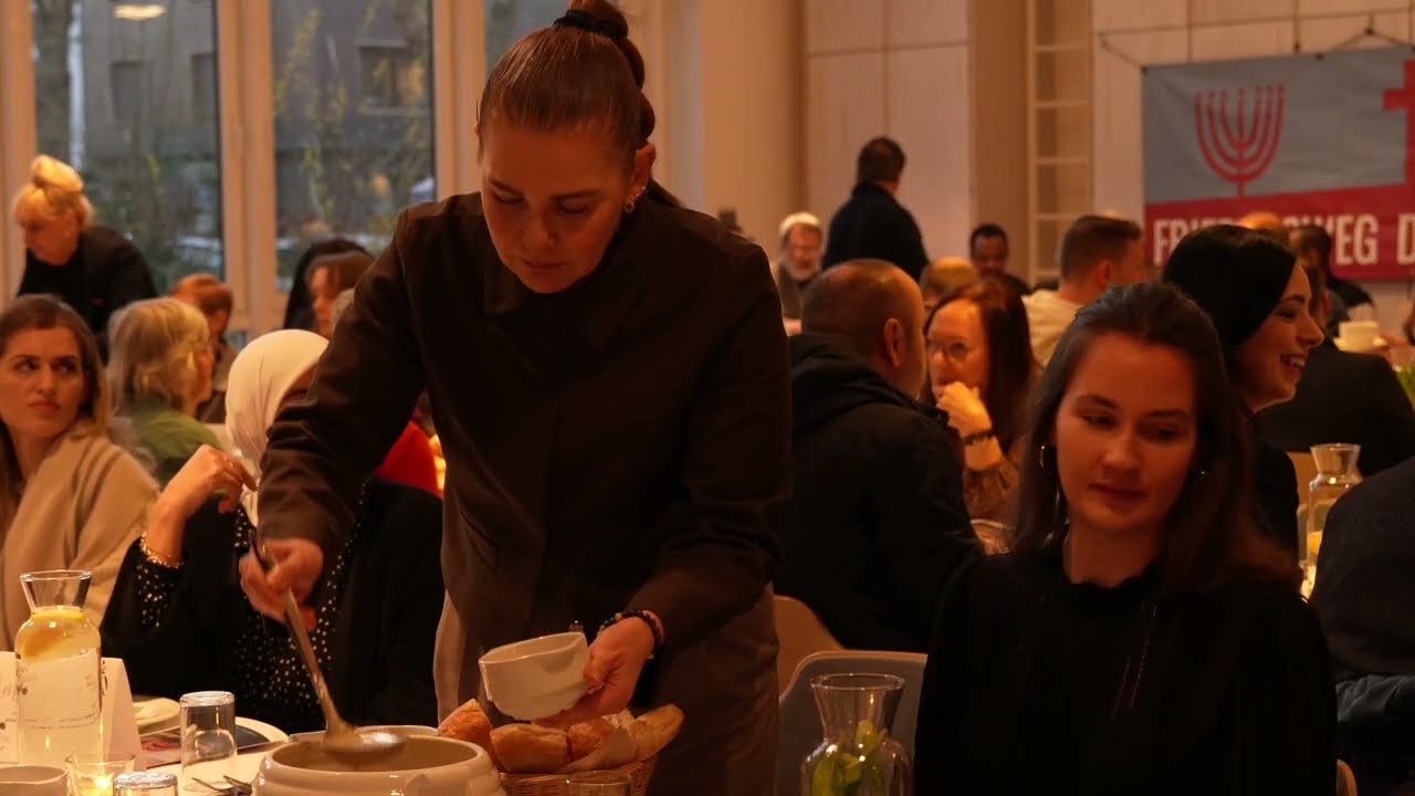 Interreligi&ouml;ses Fastenbrechen 2025