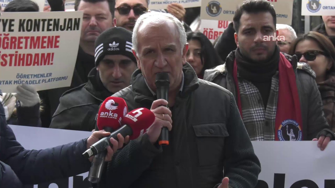 M&uuml;lakat mağdurları, ek atama bekleyen &ouml;ğretmenler ve &ouml;zel sekt&ouml;r &ouml;ğretmenleri a&ccedil;ıklama yapıyor