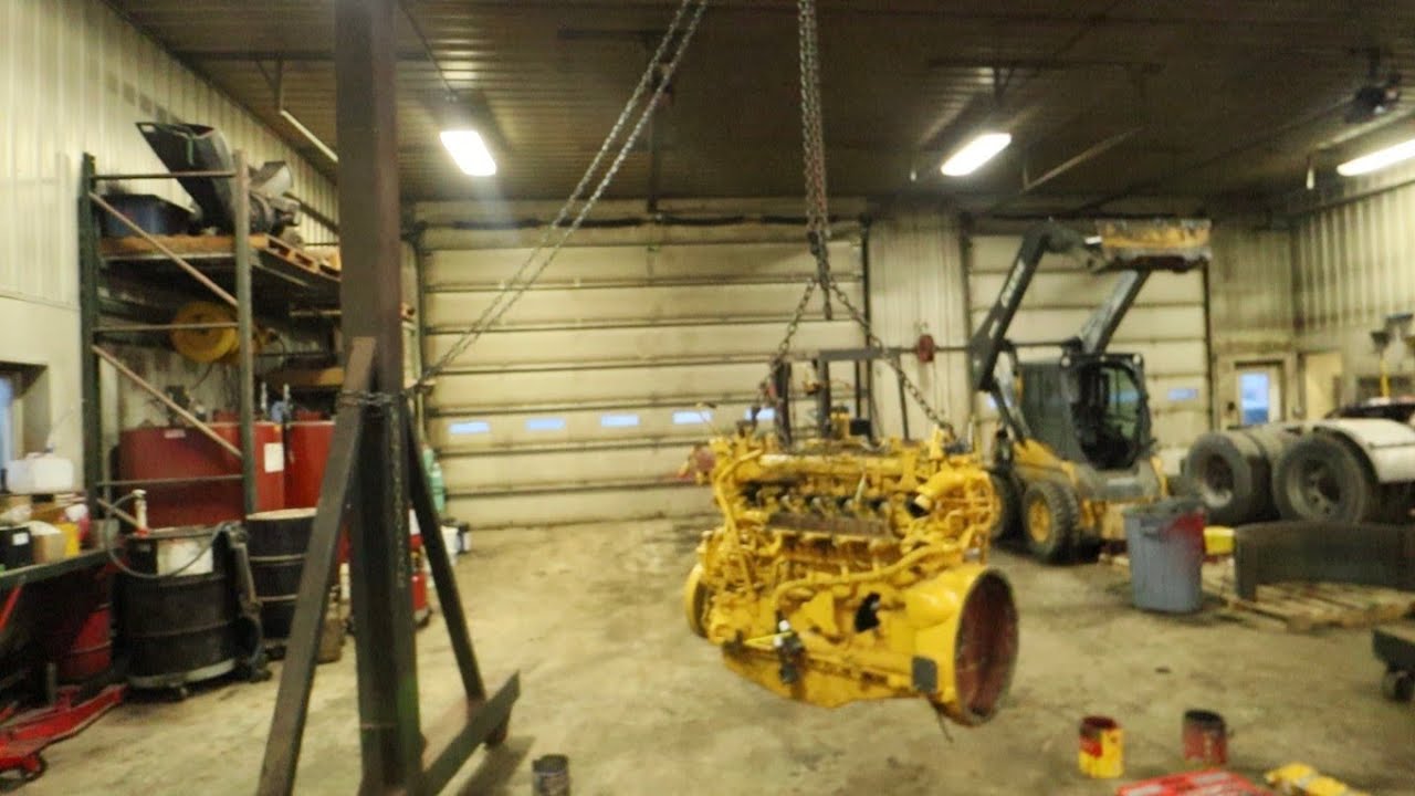 John Deere 6.8 Liter Engine disassembly