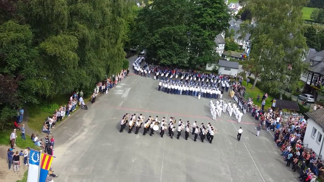 Parademarsch Schützenfest Schmallenberg - Oberkirchen 2016