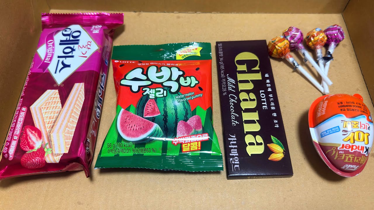 Satisfying Video ASMR unboxing popular lollipop 🍭 candy bar and chocolate chip ice cream 🍨 