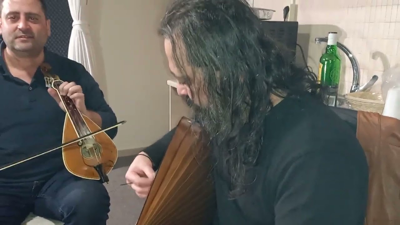 ΣΑΡΙΔΑΚΗΣ ΠΕΤΣΑΚΗΣ σε παρέα