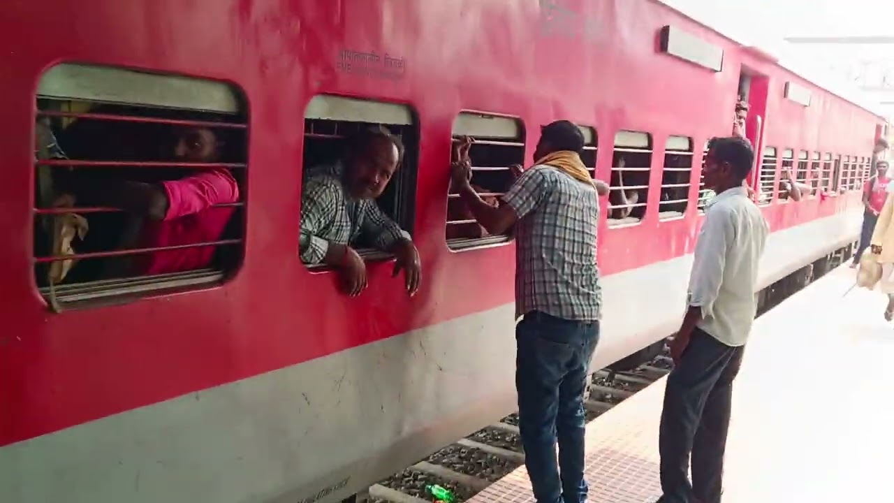 Raghopur railway station aaj ka najara train 🚃 me ek bhe set khali nhi tha aap khud deko kya 