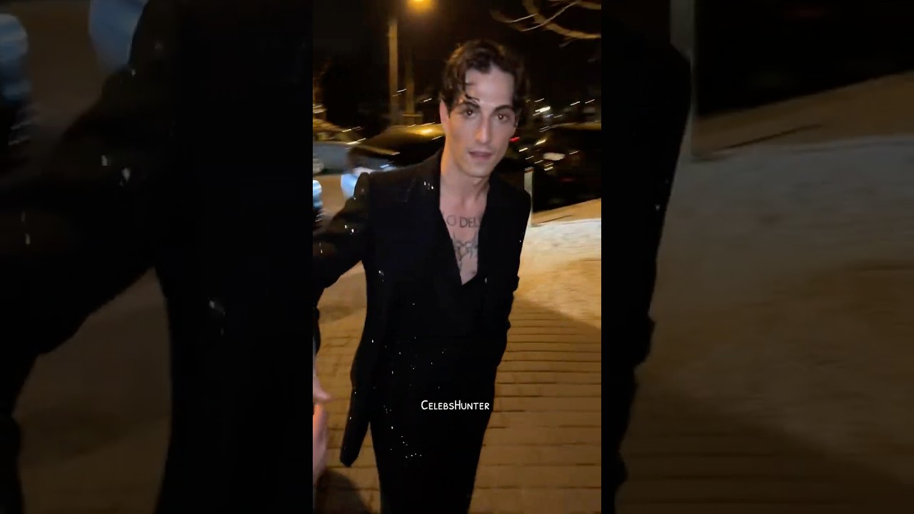 Damiano David with lucky fans in Paris 🖤🗼