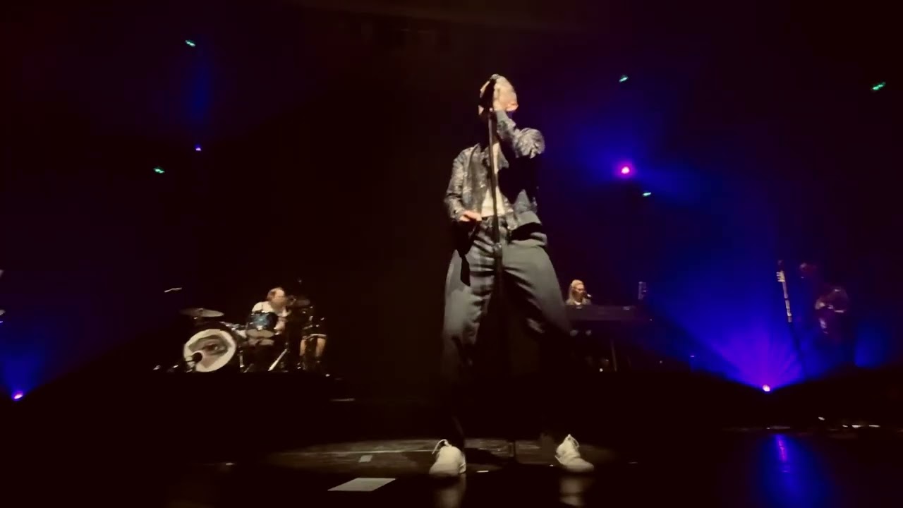 Thin Air - Tom Chaplin’s Keane cover of the night at Sage Gateshead 13/10/22