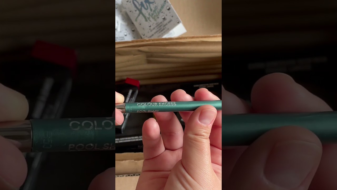 Mac green eyeliner