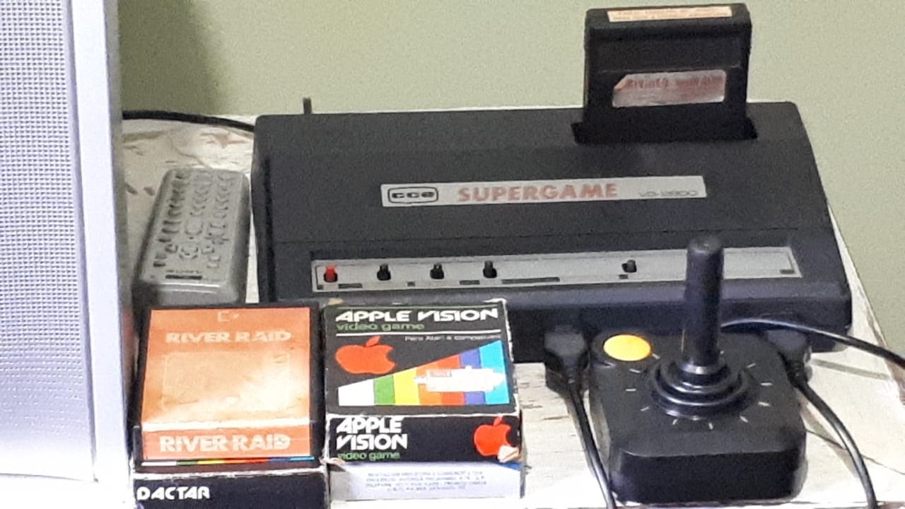 V&iacute;deo Game Supergame VG-2800 CCE - Funcionando