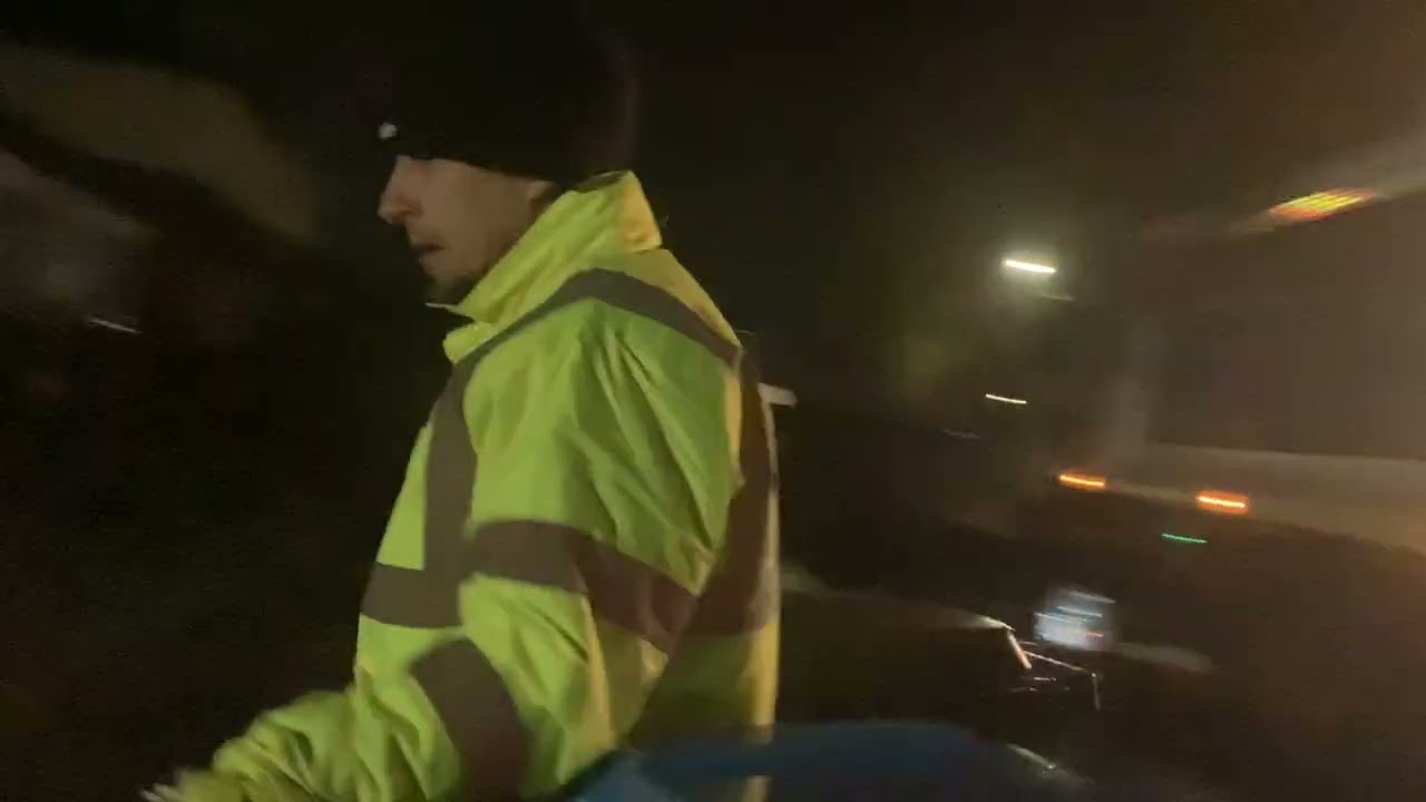 Recycling bin men emptying bins in Bournemouth (27/02/2026)