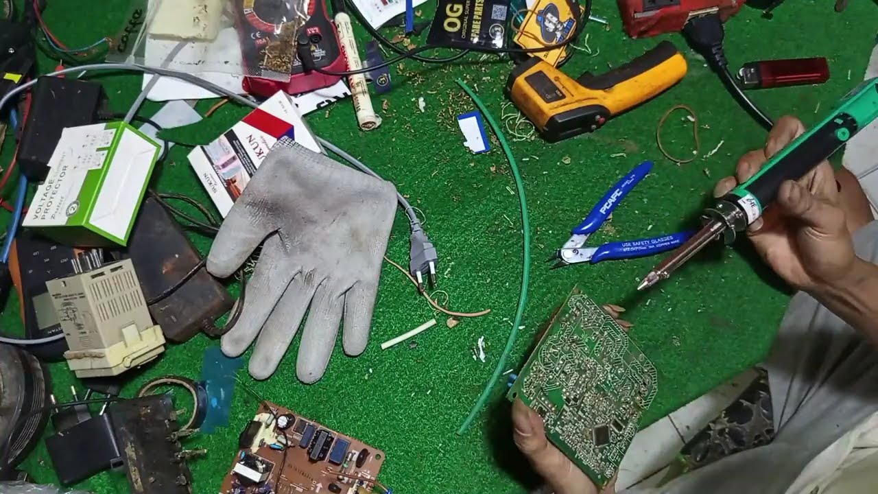 YIHUA 929D-V ELECTRIC VACUUM DESOLDERING IRON SOLDER