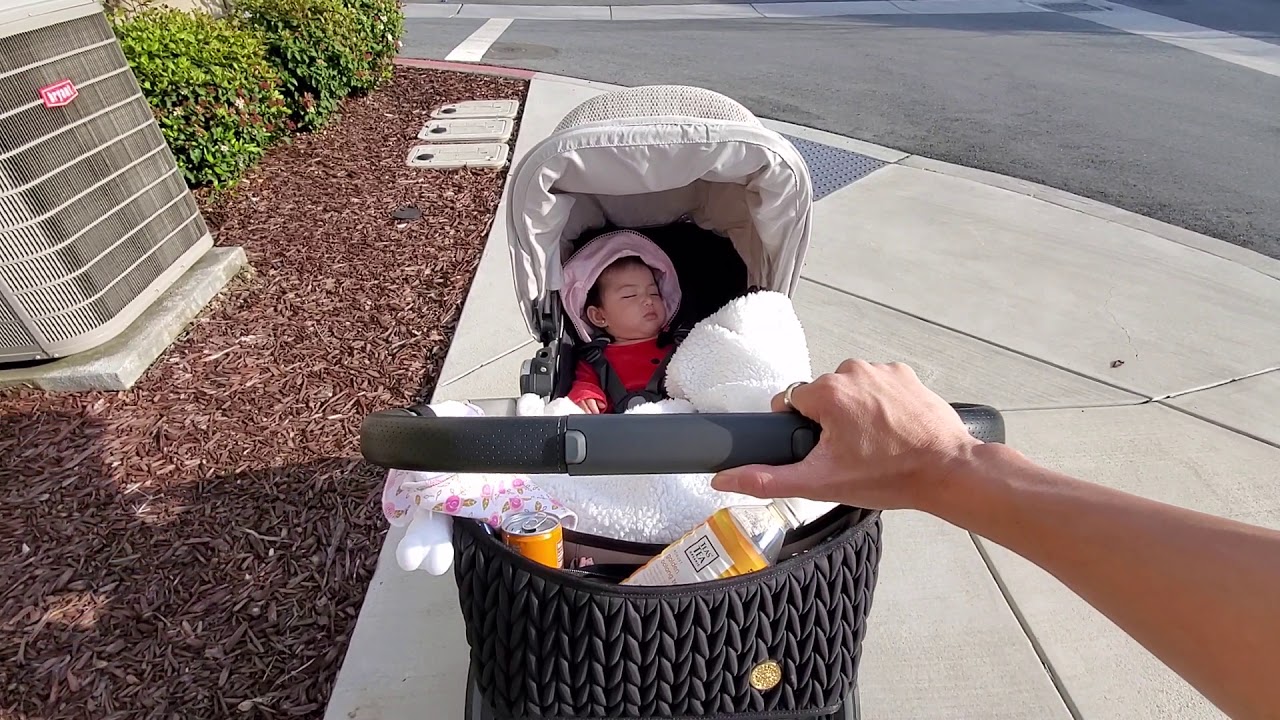 Uppababy stroller - beautiful day for a nice walk