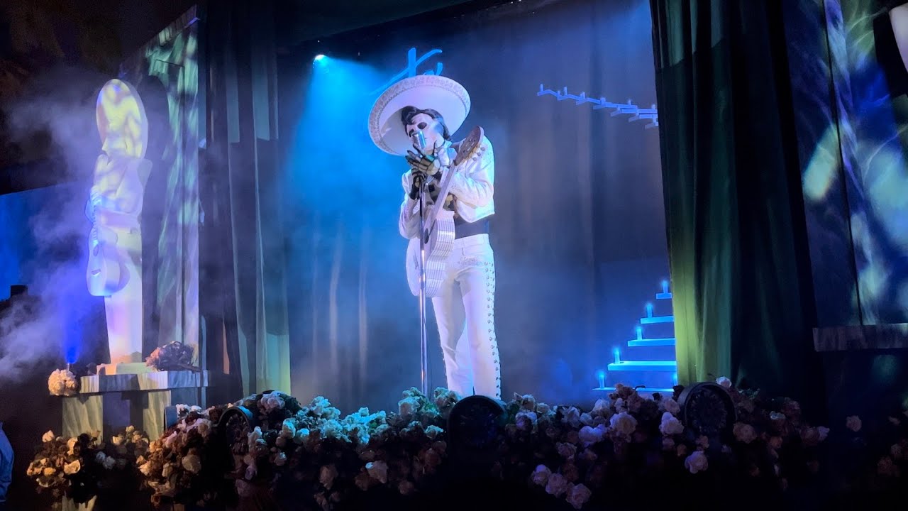 Ernesto de la Cruz at Oogie Boogie Bash 2024