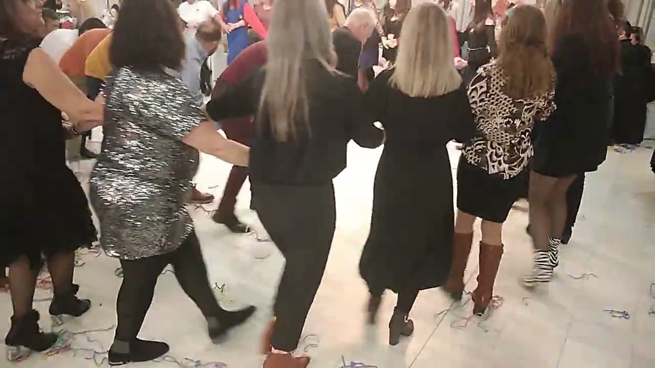 Η Τράτα  Μάς  Η   Κουρελου .