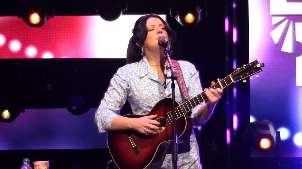 2024 11 02 Maddie Poppe - Brand New Key