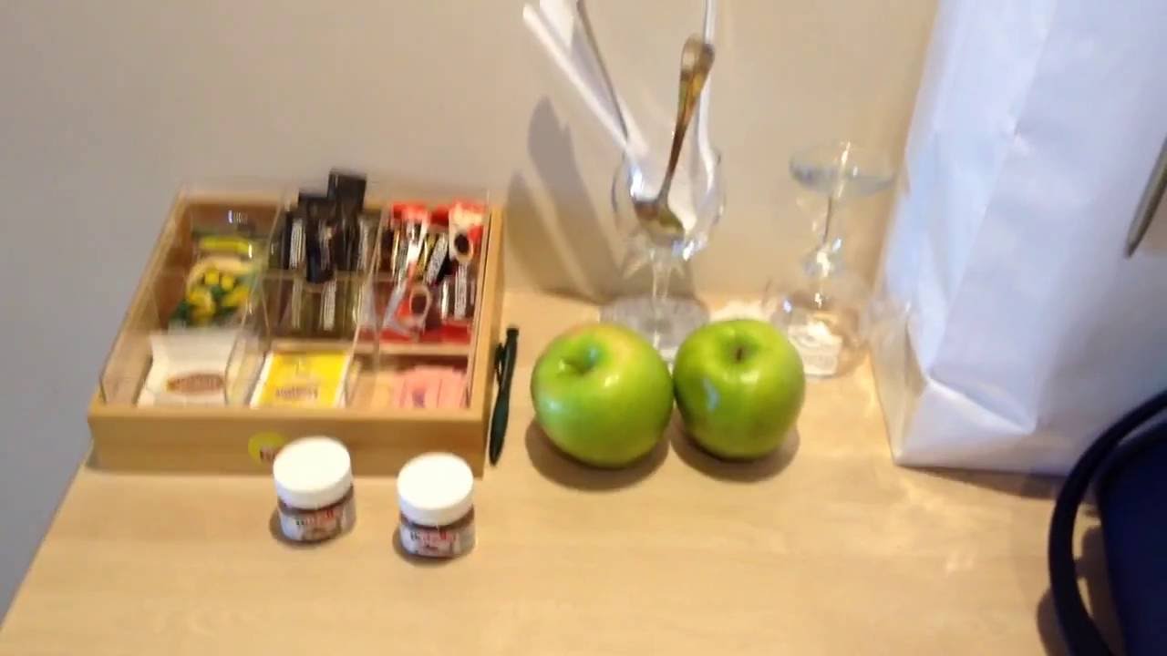 Organize Your Hotel Room With These 7 Zones