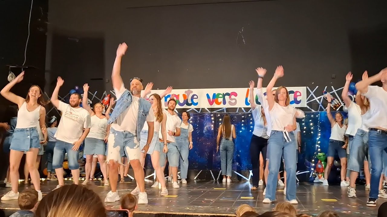 Fancy-Fair à l'école La Source 2025 (La danse des profs)