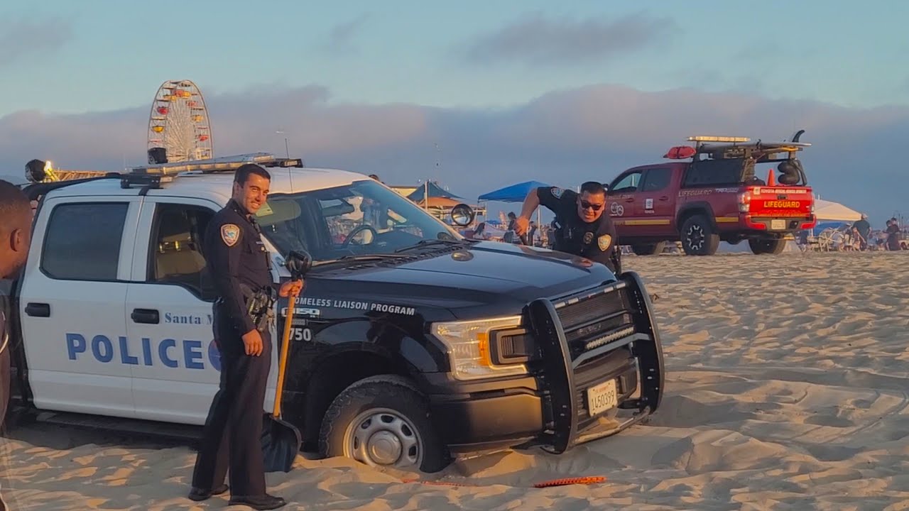 Police Truck Gets Stuck in the Sand at Santa Monica Pier