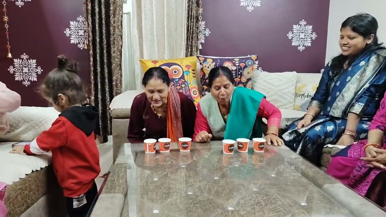 किसकी फूंक में है दम 