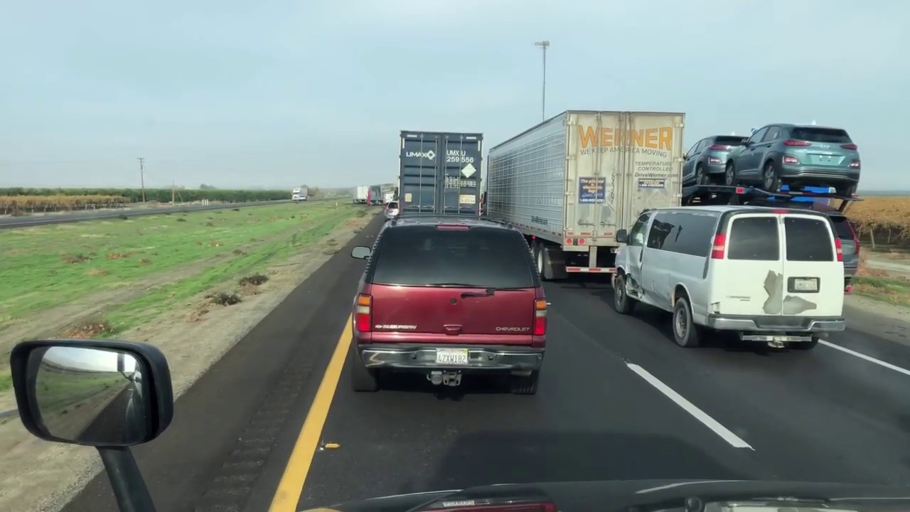 MUJER AL VOLANTE /UN D&Iacute;A EN LA VIDA DE UNA TRAILERA
