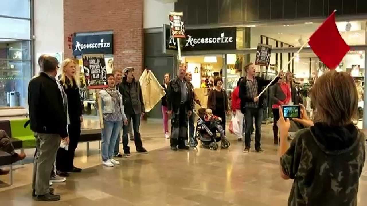 Paimion kesäteatterin Flashmob kauppakeskus Skanssissa 30.5.2014