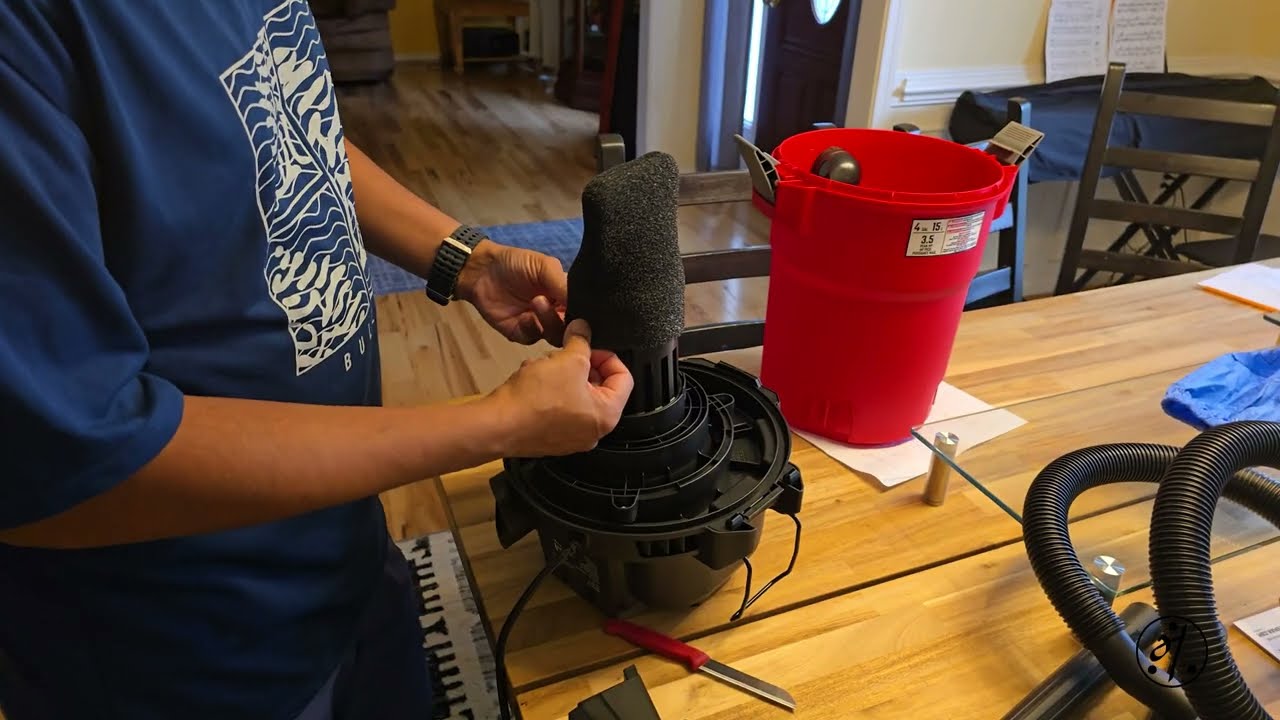 CRAFTSMAN 4-Gallon 3.5 HP Corded Wet/Dry Shop Vacuum with Accessories Included | $39.99 @Lowe's Home Improvement
