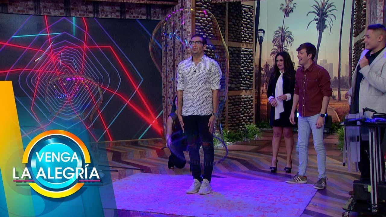 ¡Increíble show de burbujas de todos tamaños, formas y hasta personas adentro! | Venga La Alegría