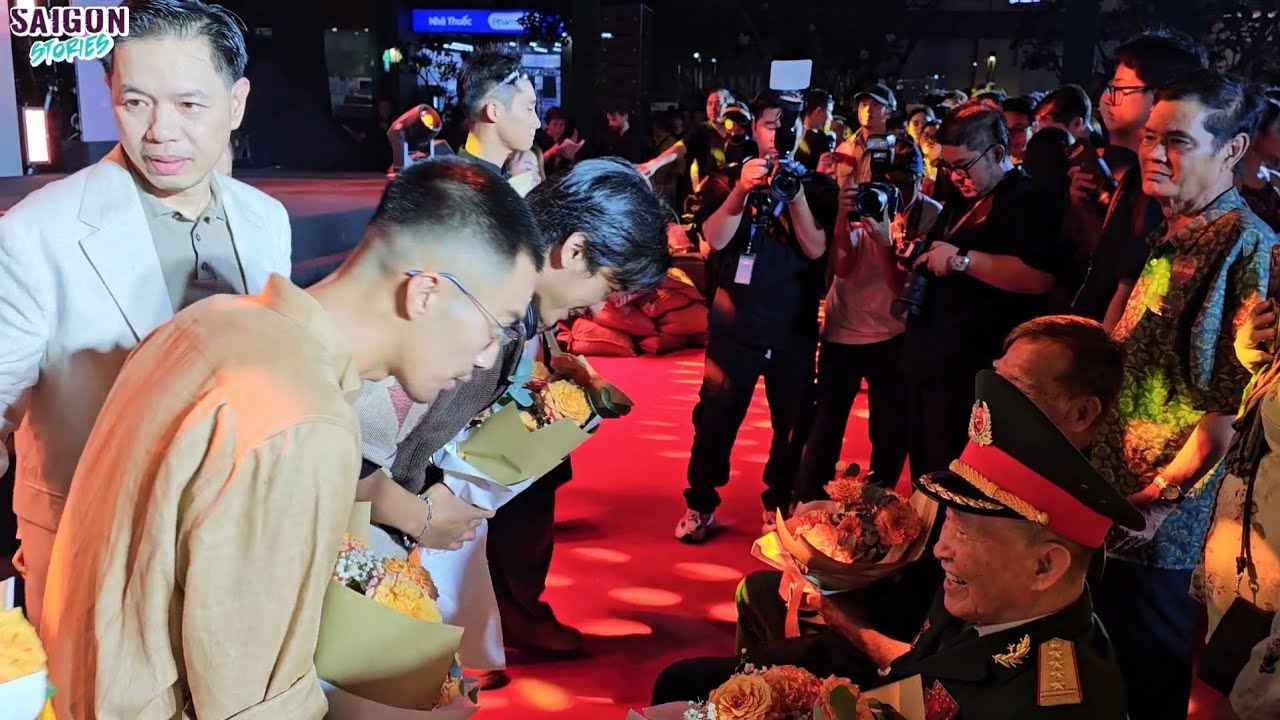 Toàn cảnh ra mắt phim Địa Đạo: Thái Hòa và dàn cast kính cẩn trước Huyền thoại tình báo Tư Cang