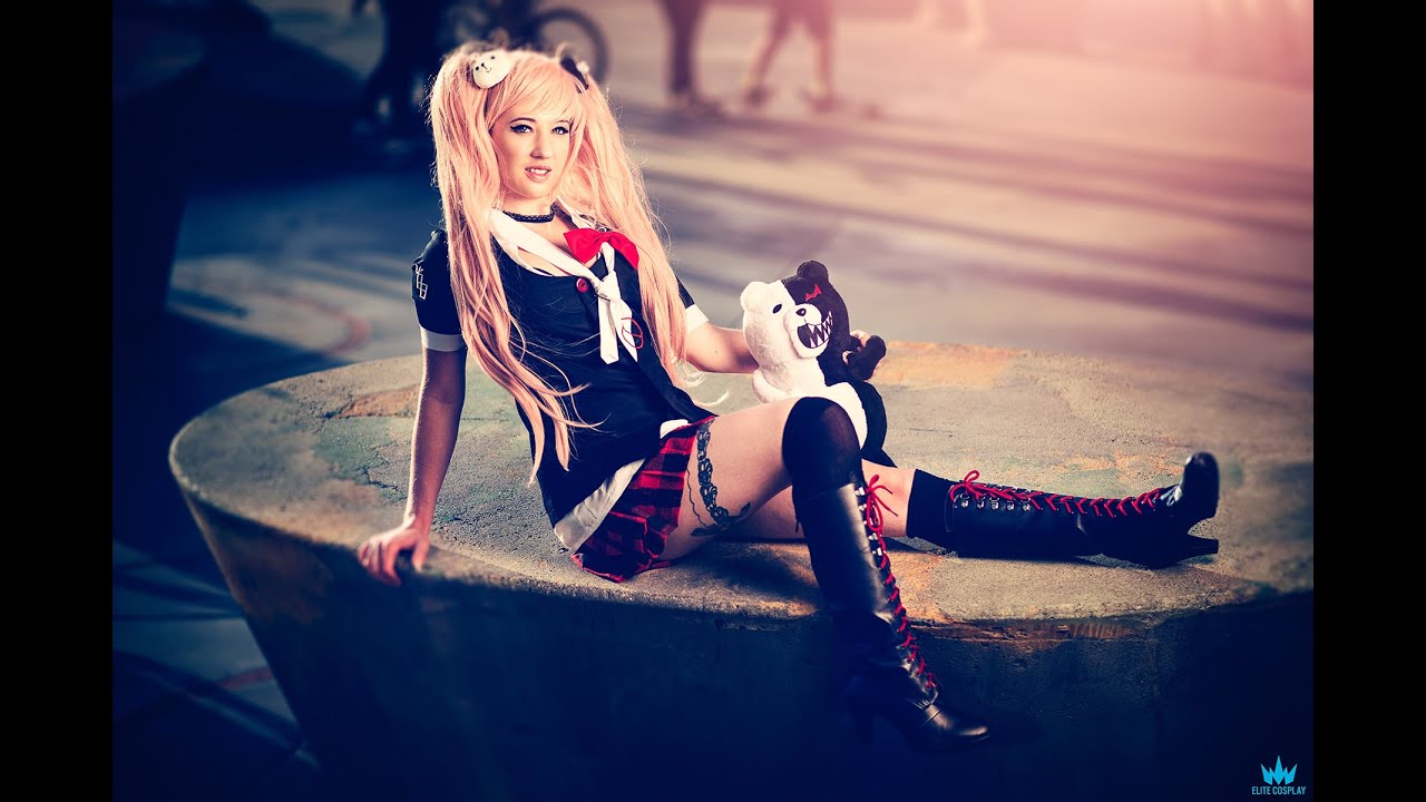 Cosplay Posing 102: How to Look Slimmer in Photos