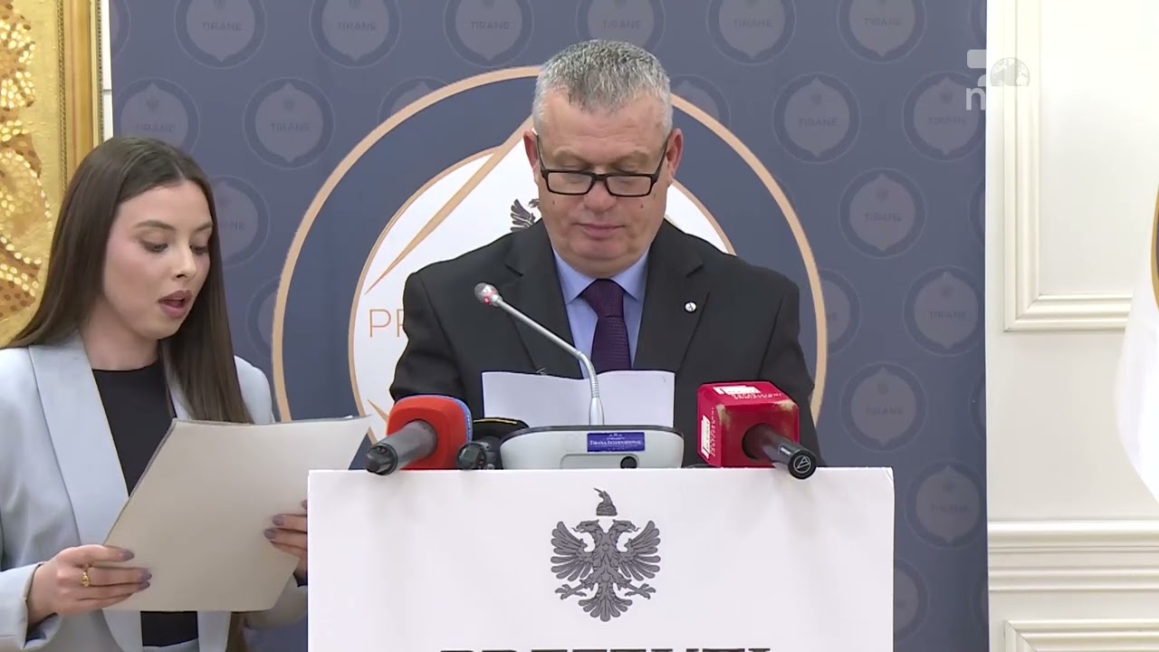 Shkëlqim Hajdari mban fjalën e tij në iftar/ Ja mesazhi që dha prefekti i Tiranës  | Breaking