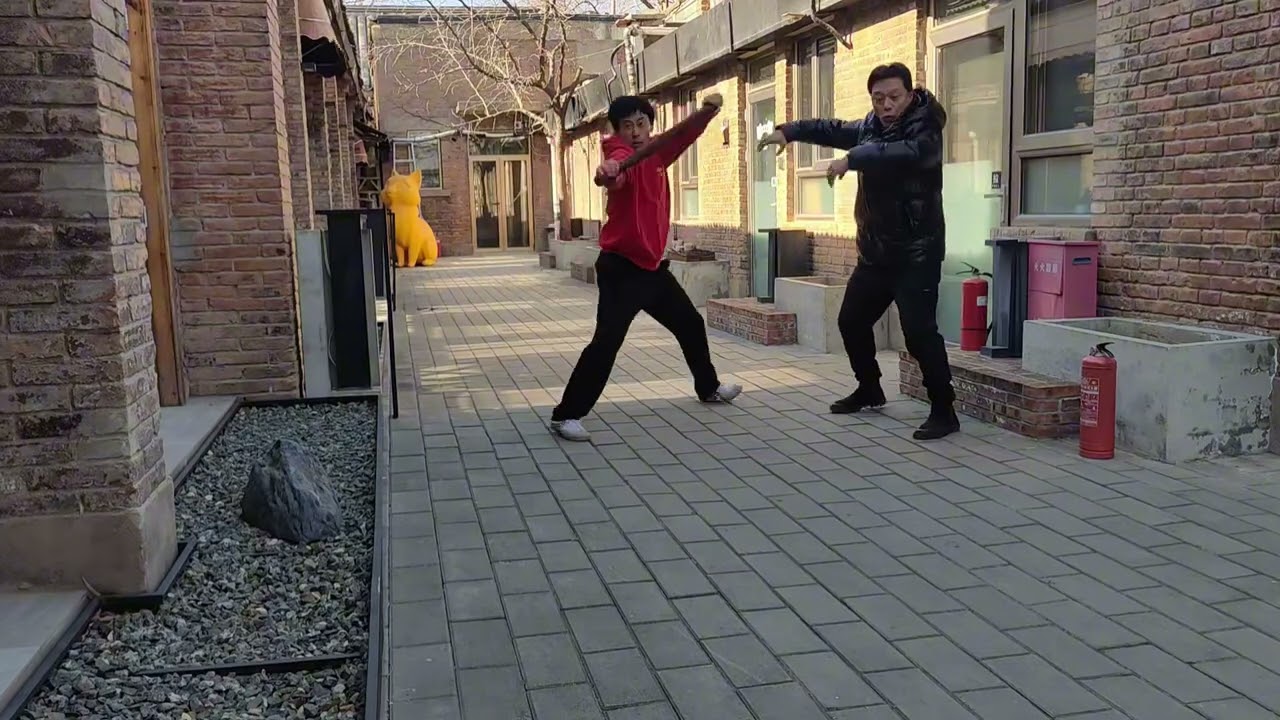 大棒子 the big stick drill in Shuaijiao, a good training to help you to exert your strength 