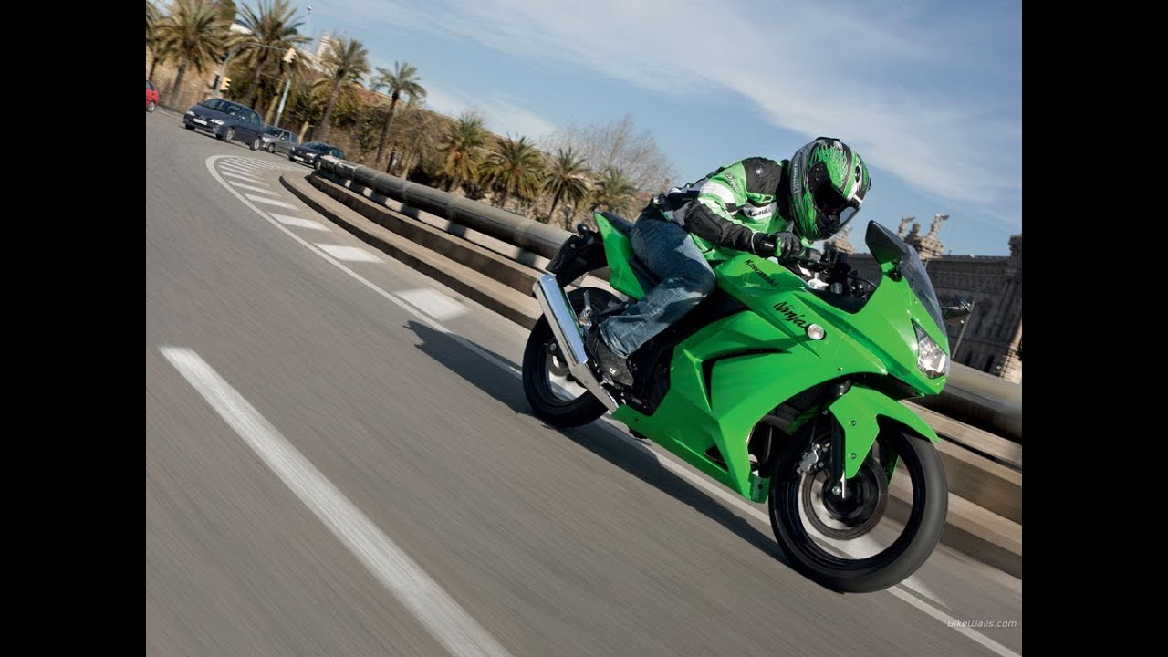 Blu - jazda moto (Kawasaki Ninja)