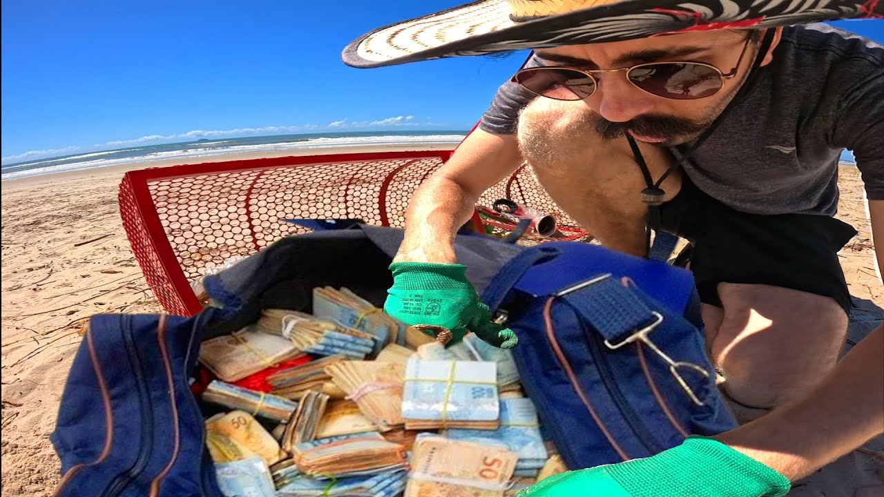 Achei uma BOLSA cheia de DINHEIRO depois do TORNADO na Praia