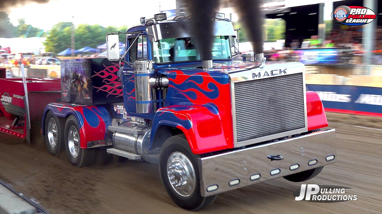 Mac Trailer Hot Rod Semis pulling at the 2025 Elkhart County 4-H Fair in Goshen, IN!
