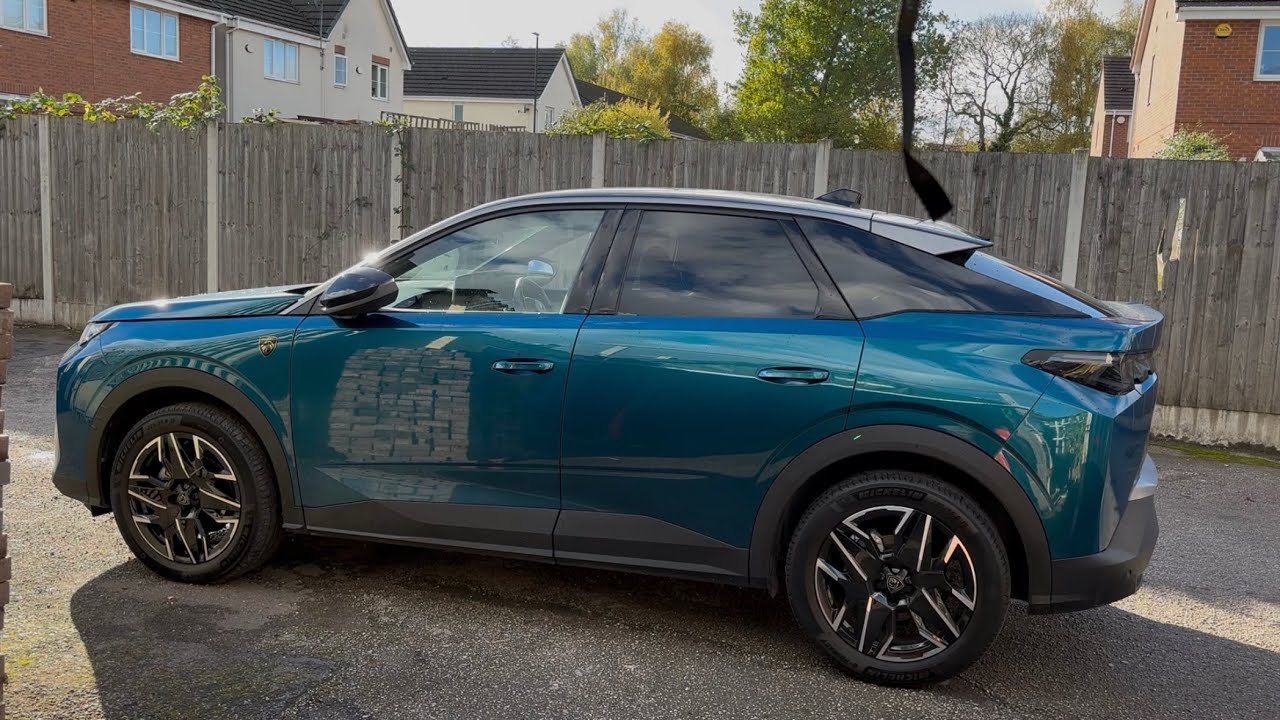 Обзор владения Peugeot 3008 Hybrid за 1 год