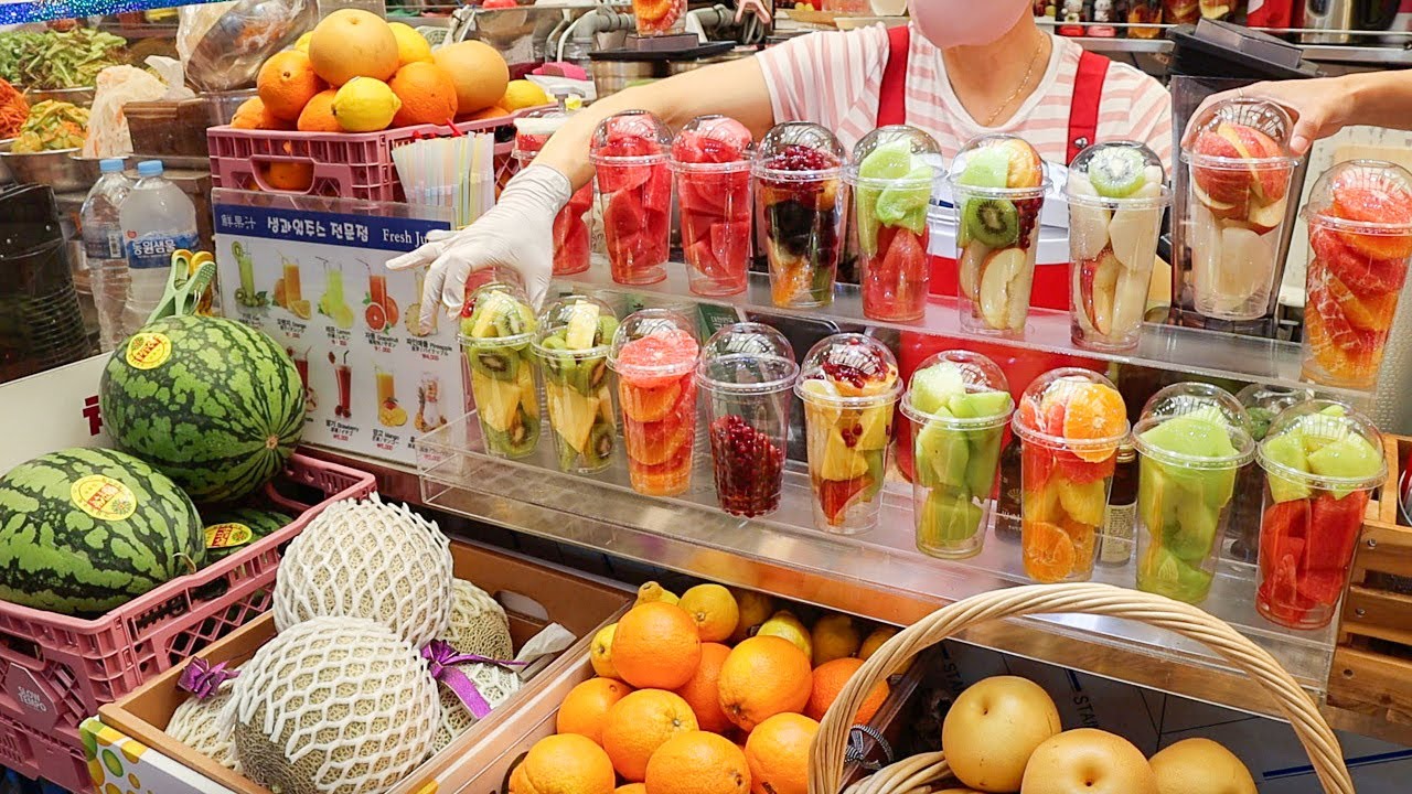 12가지 신선한 과일 즉석에서 갈아주는 광장시장 생과일주스 Fresh juice / Korean street food