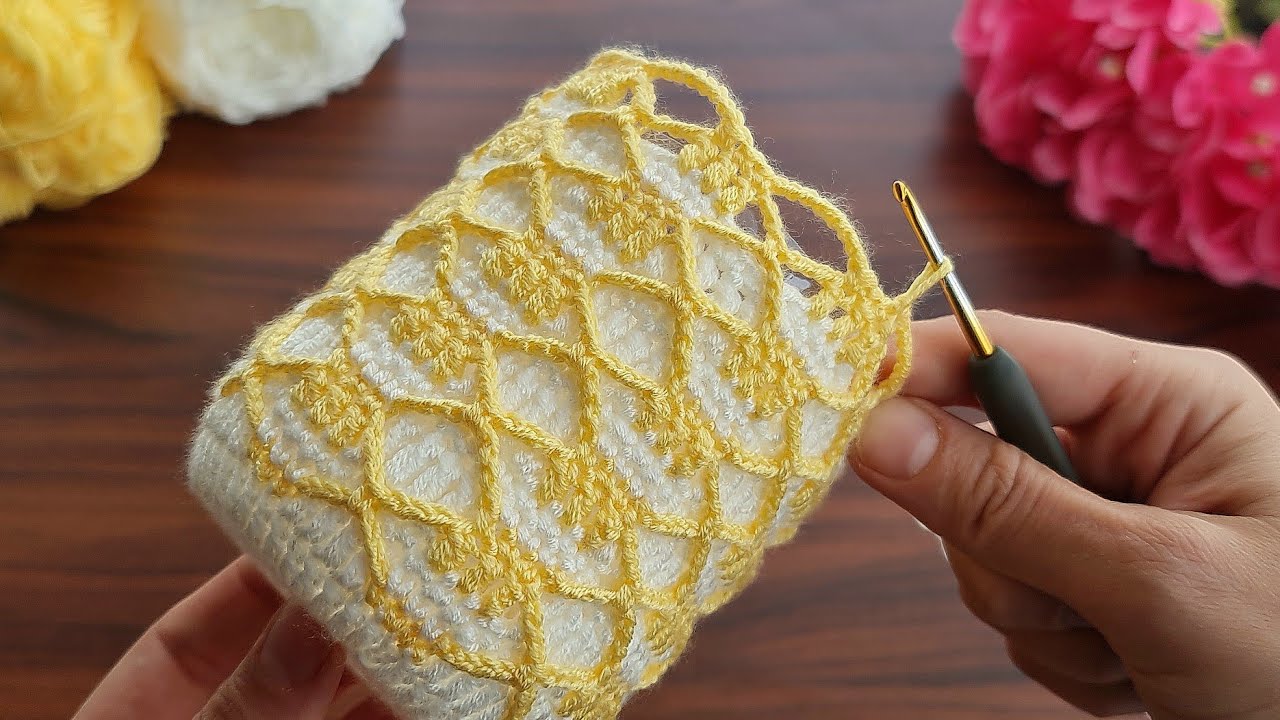 Wow! super idea how to make eye catching crochet box ✔ Vay! süper fikir göz alıcı tığ işi kalemlik.