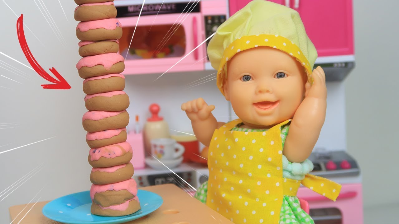 FIZ UMA TORRE DE ROSQUINHA GIGANTE!  -  Lilly Doll