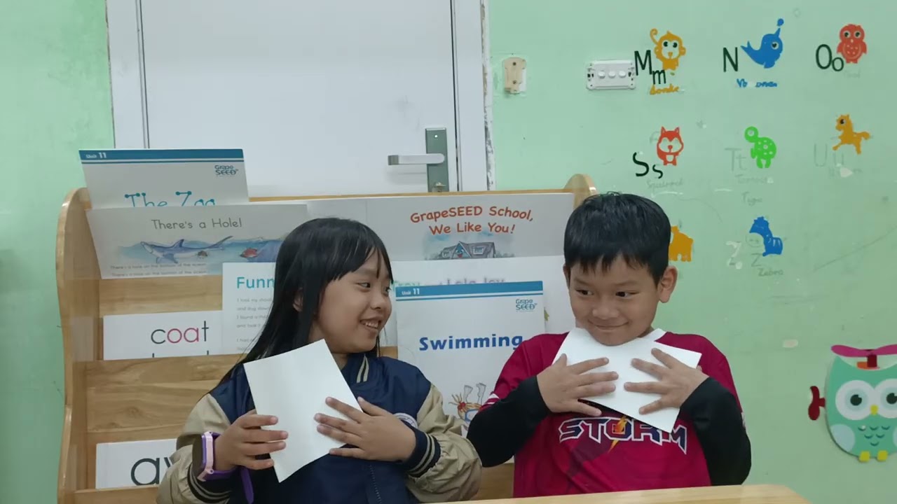 Phỏng vấn cuối Unit 11 bạn Alvie và Peter 