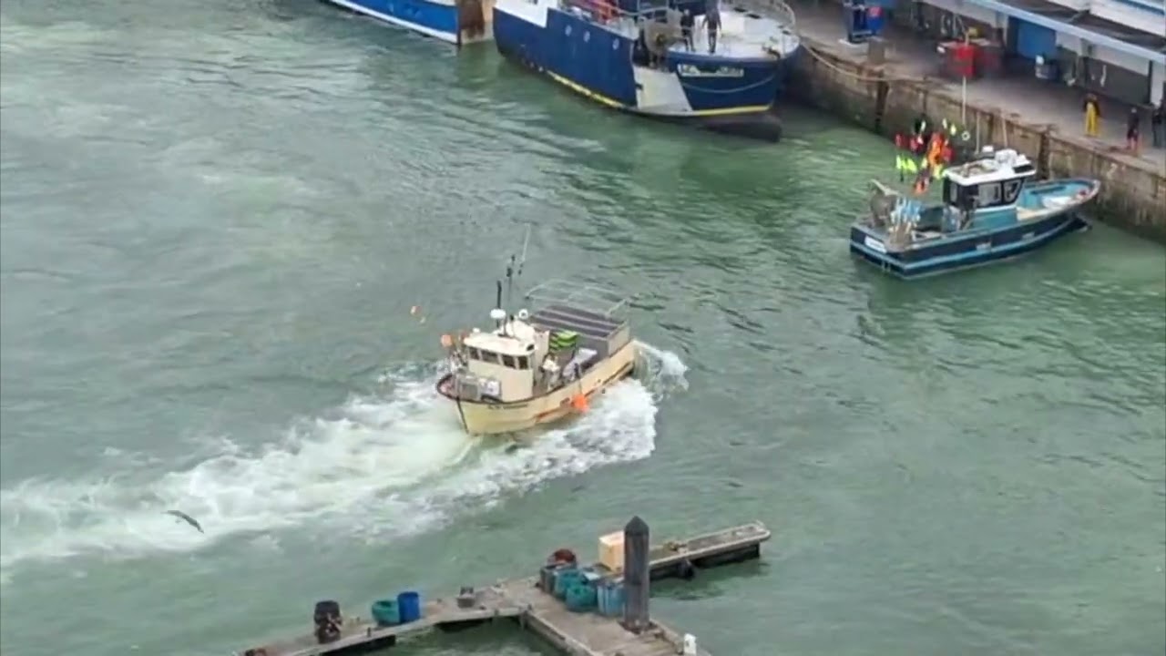 A l'abordage du bateau fou dans le port des Sables d'Olonne ce mardi 25 mars ! #lessablesdolonne