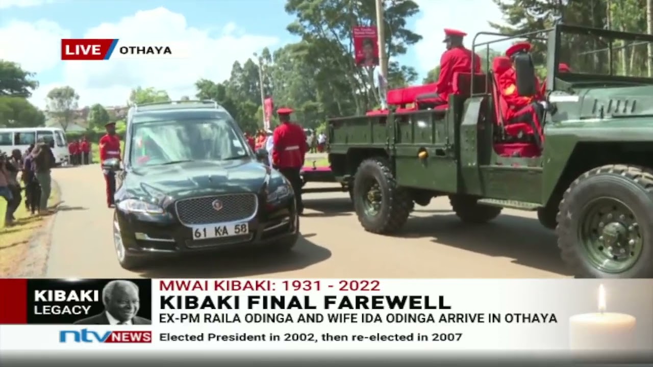 Othaya residents fill the streets as Mwai Kibaki's cortege passes through